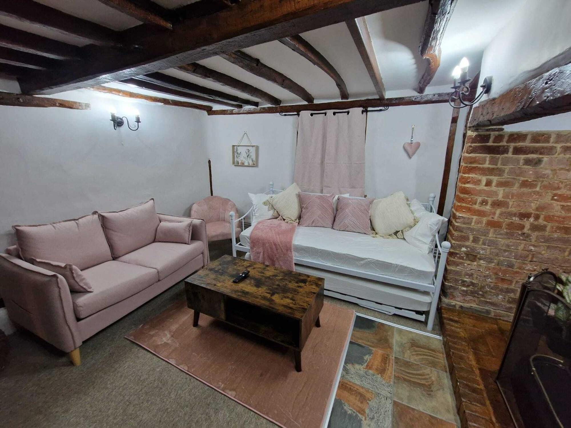 Two Bedroom Grade Ll Cottage At Az Luxury Stays Honey Horsefield With Wifi And Free Parking Hundon Exteriér fotografie
